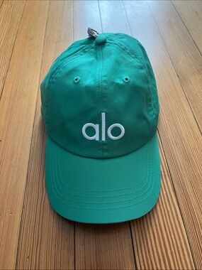 NWT ALO Yoga baseball hat